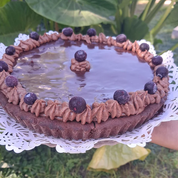 Tarta Patagónica con ganache de chocolate y arándanos